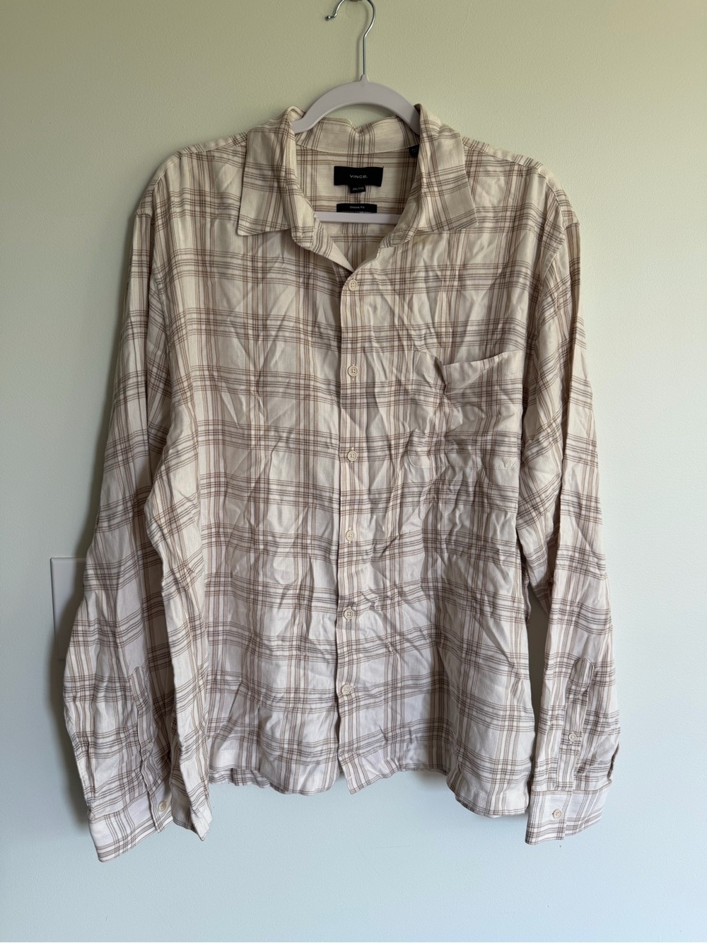 Vince Classic Fit Plaid Button-Up Shirt in Beige and Cream Casual Work Office